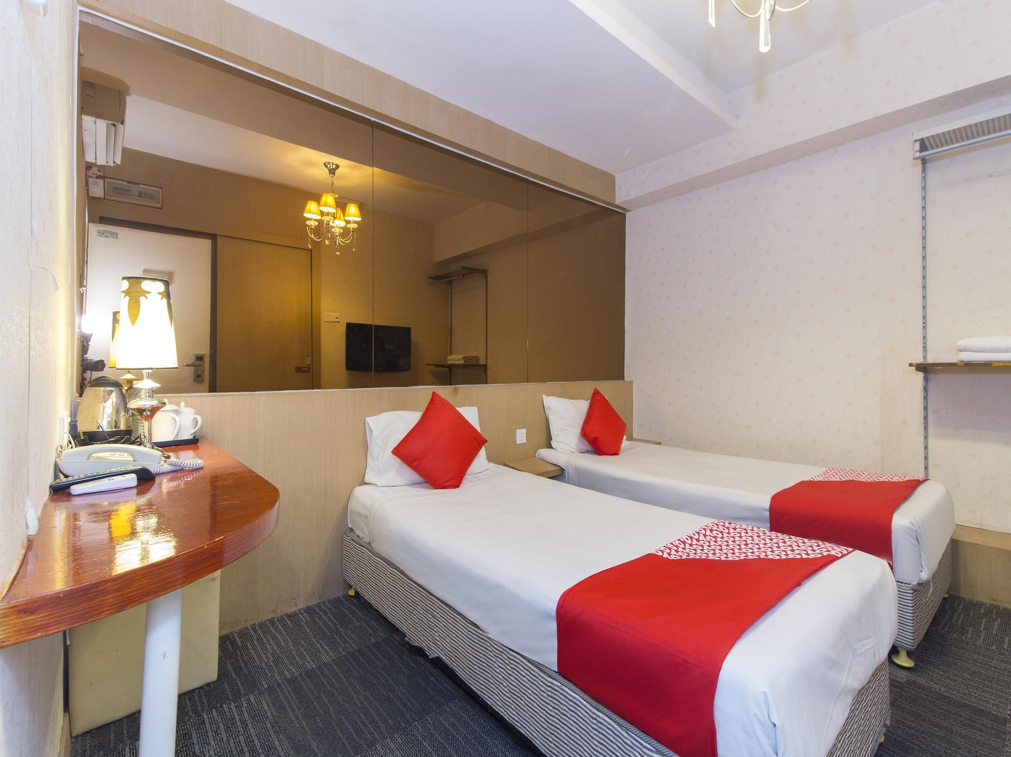 The Crown Borneo Hotel Kota Kinabalu Exterior photo