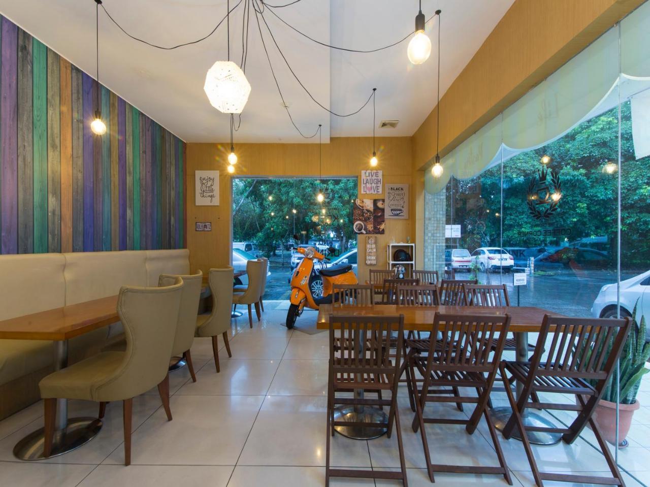 The Crown Borneo Hotel Kota Kinabalu Exterior photo